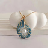 Mother-of-pearl Blue Mussel Necklace