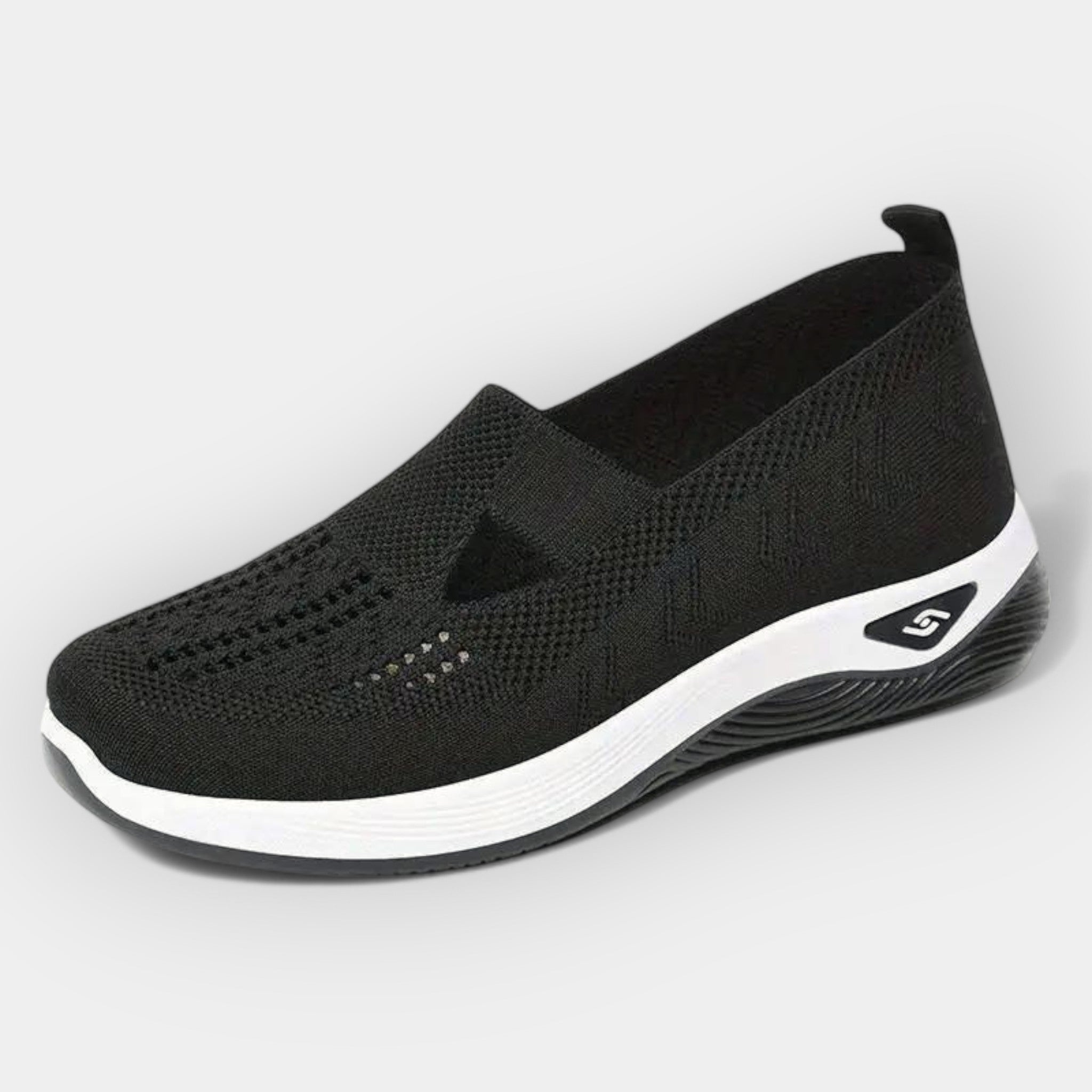 Anatomical shoes with breathable design