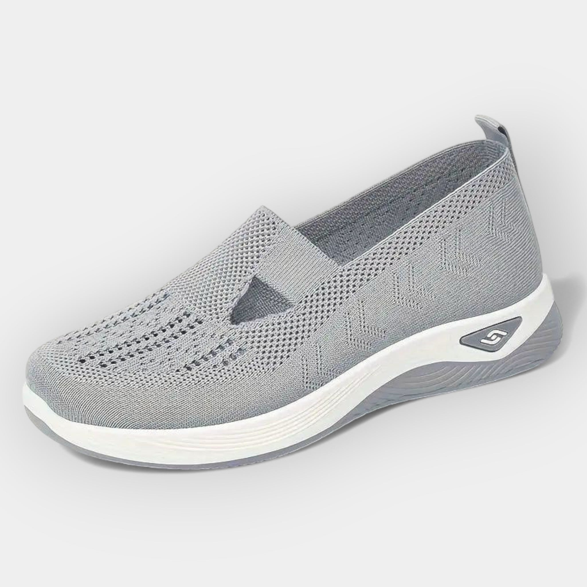 Anatomical shoes with breathable design