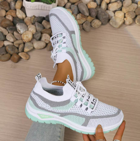 Ilona™ | Lightweight Comfort Sneaker