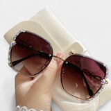 Women's sunglasses with gradient effect