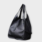 Spacious weekend bag
